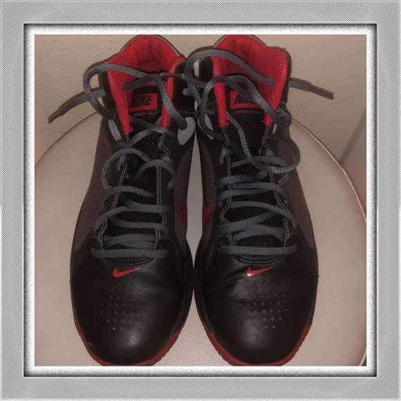 Nike Men\'s Air Max Actualizer II Basketball Shoe